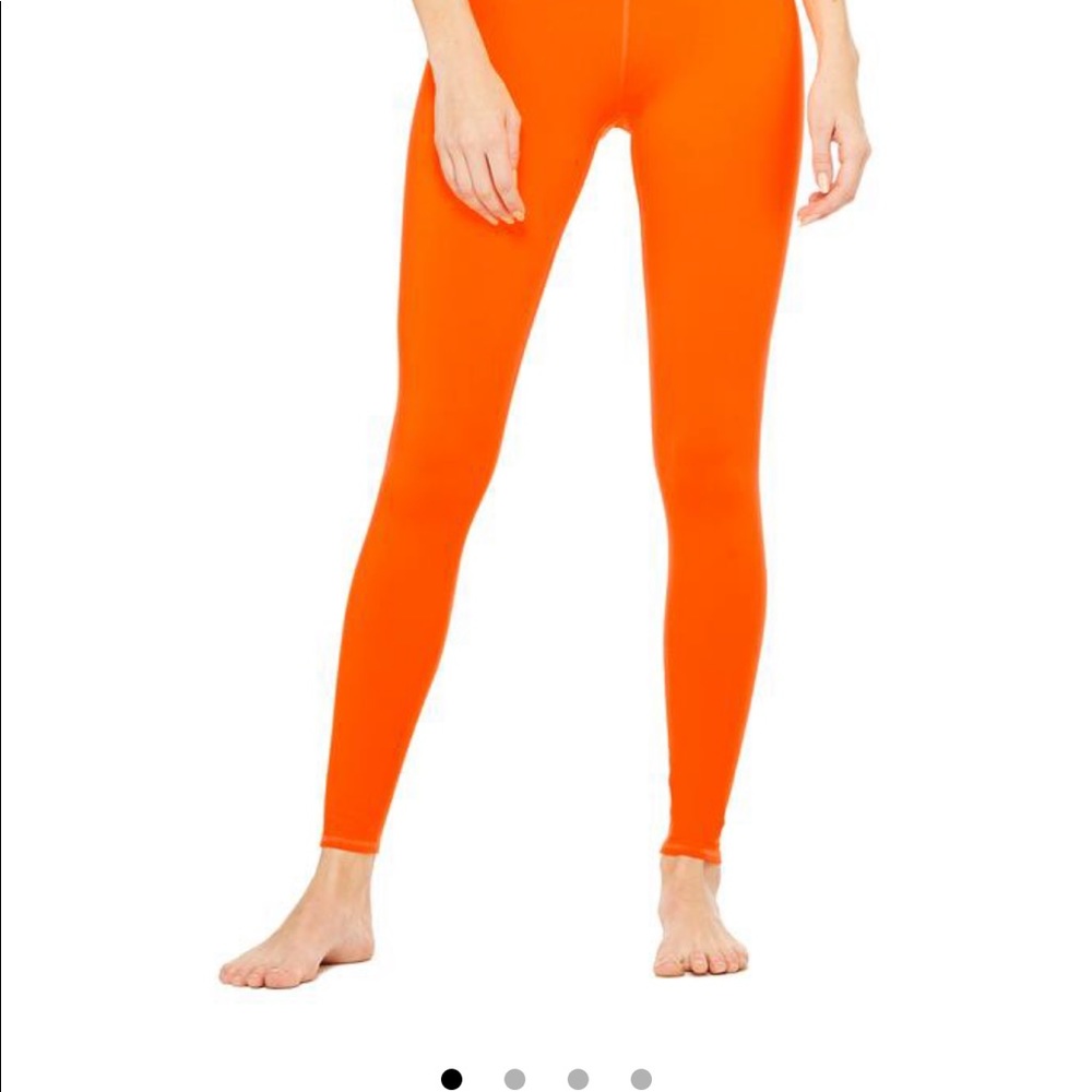 1 Pair of Alo Yoga Leggings size small